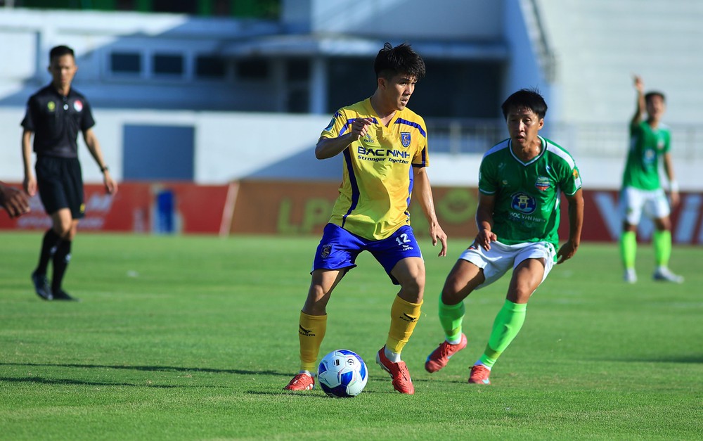 Cuộc đua "song mã" nghẹt thở cho tấm vé lên V-League 2026/27 - Ảnh 1.