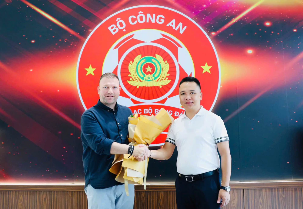 HLV Arthur Diles chính thức dẫn dắt CLB Công an TP.HCM - Ảnh 1.