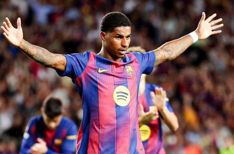 Rashford shines with a brace for Barca, ready for the El Clasico