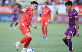 5 CAHN players made it into the team of the season, with Quang Hải and Đình Bắc standing out.