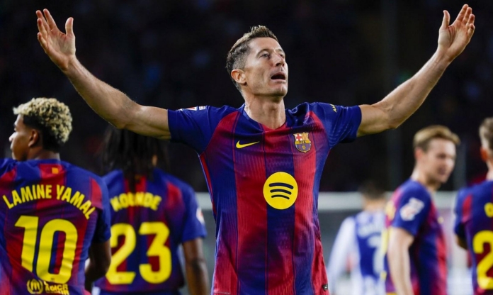 Lewandowski đi vào lịch sử Barcelona
