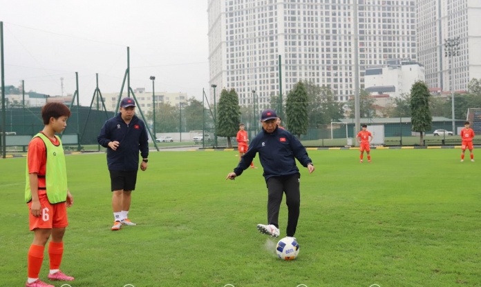 HLV Nhật Bản đưa tuyển trẻ Việt Nam sang Trung Quốc