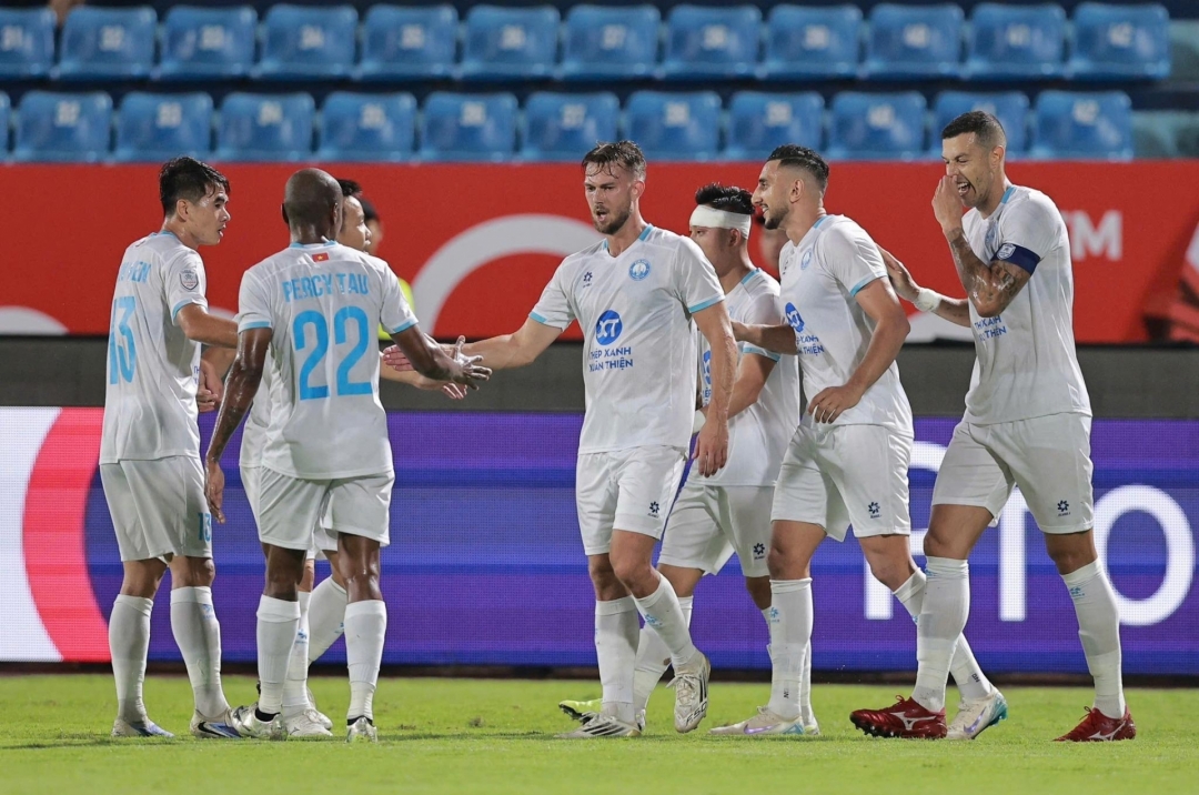 Southeast Asian fans actively discussed Nam Dinh’s 2-1 victory