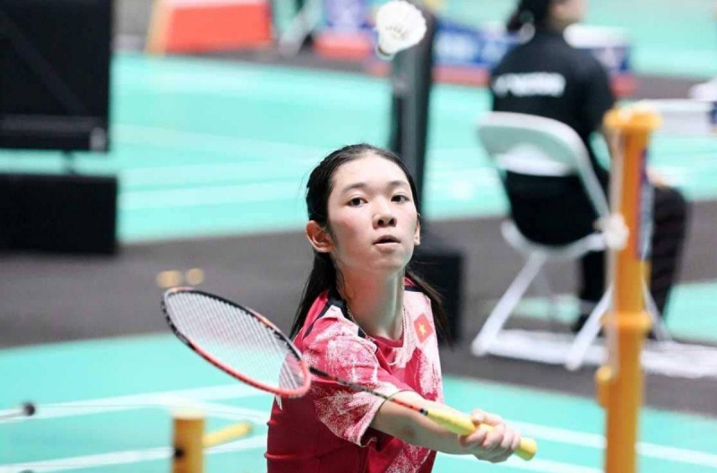 The prodigy born in 2011 continues to shine, reaching the quarterfinals of the international badminton tournament.