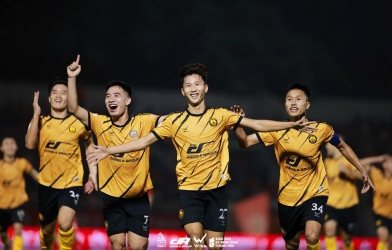 Laotian player scores twice as Thanh Hoa bravely defeats Ho Chi Minh City Police