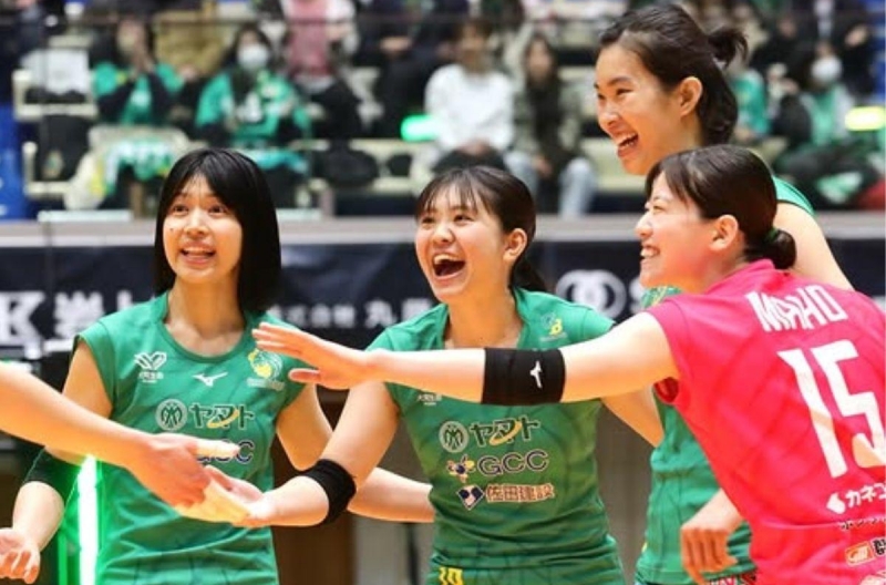 Thanh Thúy and her teammates made an incredible comeback to maintain a top 5 position in the Japan league.