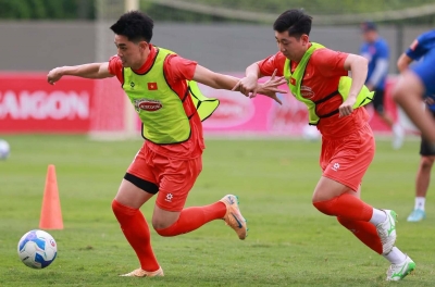 Breaking football news midday July 8: Vietnam squad faces a big challenge.