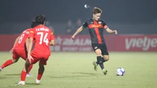 Vietnam football news today 26/10: Hoàng Đức leads V.League assists; Naturalized player joyfully scores for Hà Nội FC