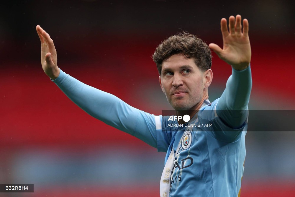 Vì sao John Stones vẫn là "món hời" cho Arsenal và Chelsea? - Ảnh 2. Vì sao John Stones vẫn là "món hời" cho Arsenal và Chelsea? - Ảnh 2.