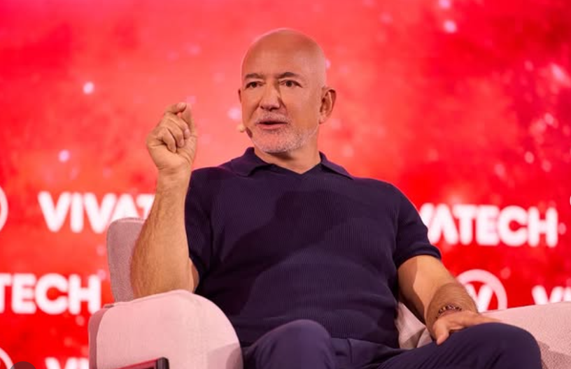 Tỷ phú Jeff Bezos đầu tư vào Liverpool vì điều gì? - Ảnh 1. Tỷ phú Jeff Bezos đầu tư vào Liverpool vì điều gì? - Ảnh 1.
