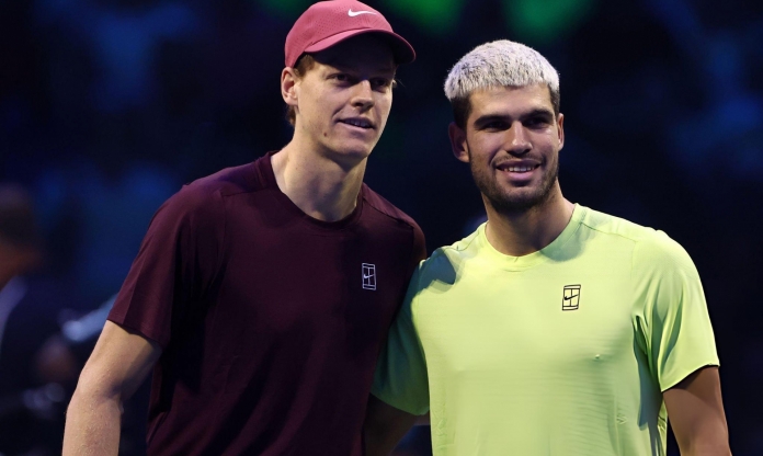 Alcaraz trên phân Sinner ở BXH các VĐV thể thao hàng đầu năm 2025