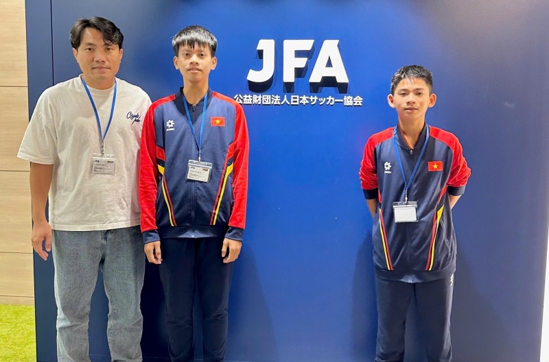 Two U13 Vietnamese players travel abroad to Japan
