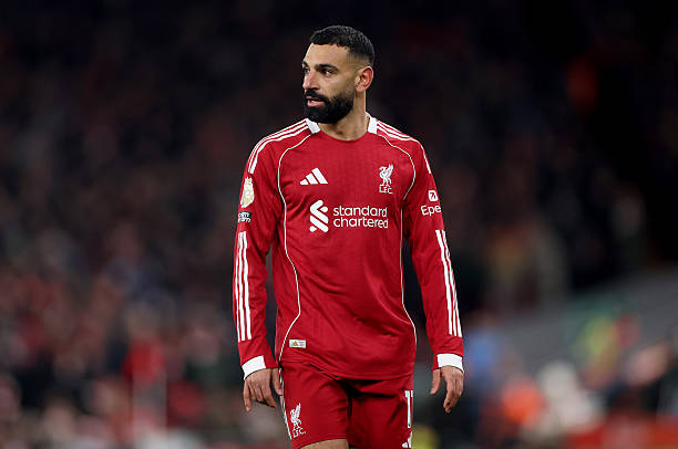 Mohamed Salah, biểu tượng của Liverpool, được cho là sẽ từ chối lời đề nghị cực kỳ hấp dẫn từ Saudi Arabia để tiếp tục thi đấu tại châu Âu, theo một nguồn tin gây sốc từ Thổ Nhĩ Kỳ.