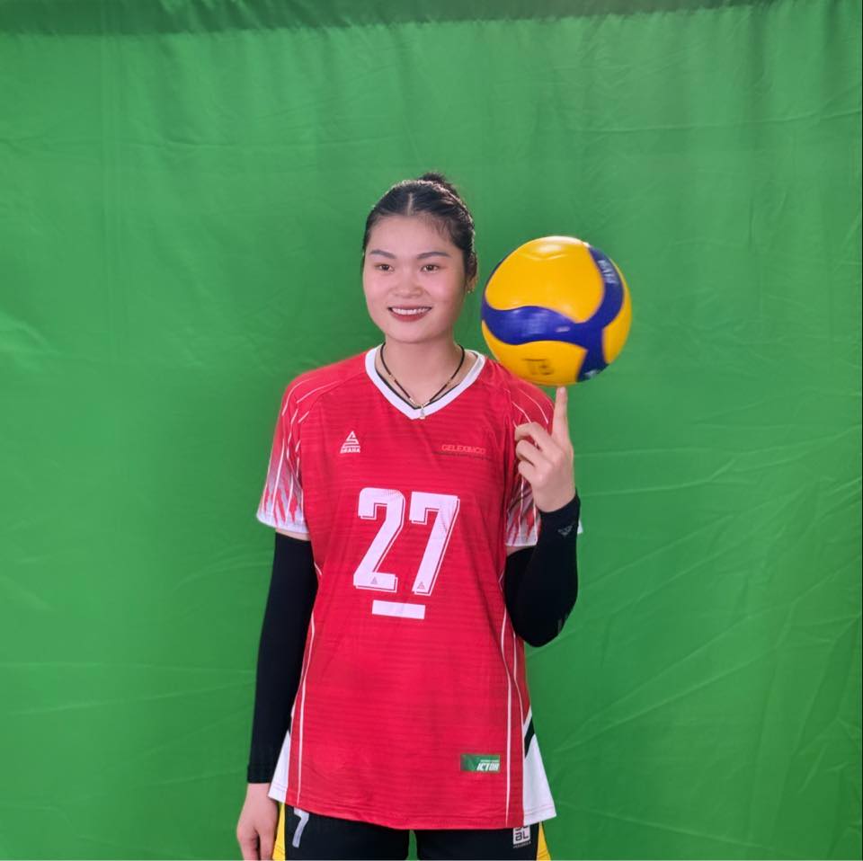 Chủ công Nguyễn Thị Uyên là đội trưởng duy nhất trong số 6 đội trường các CLB tham dự cúp Hoa Lư Bình Điền 2026 là tân binh ở CLB của mình