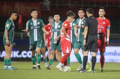 Unbelievable miss, Tiến Linh sinks deeper into a crisis period