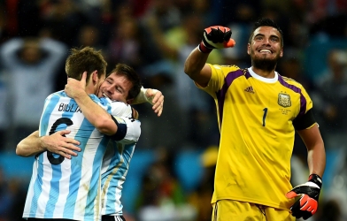 OFFICIAL: World Cup finalist star with Messi announces retirement