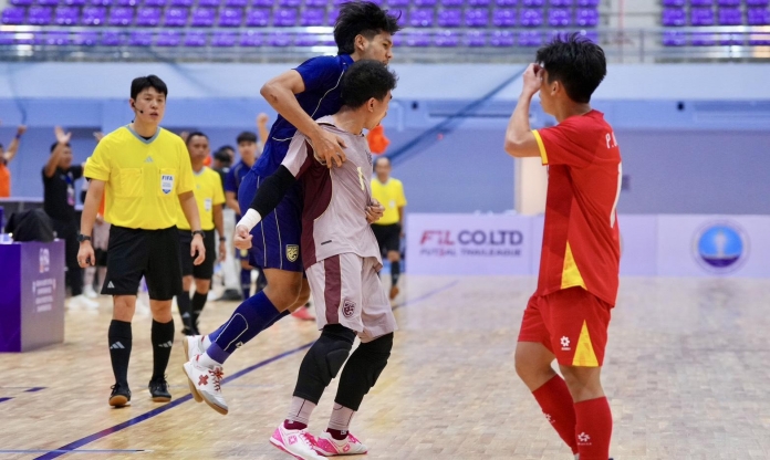 NÓNG: Trọng tài từ chối bàn thắng, Futsal Việt Nam thua đau Thái Lan