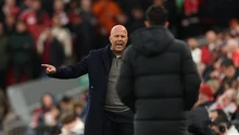 Arne Slot criticized Manchester United&#39;s &#39;parking the bus&#39; style of play after Liverpool suffered their fourth consecutive defeat.