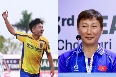 Coach Kim Sang Sik shocks by calling up a First Division player to the Vietnam U23 team.