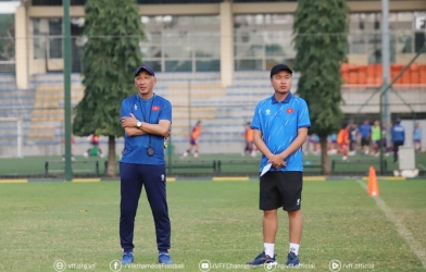 Vietnam U19 team holds first training session with Japanese coach