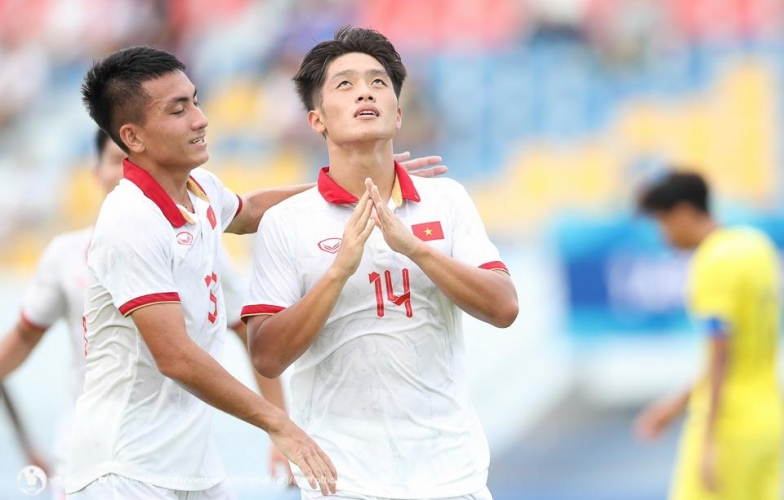 Vietnam U23&#39;s top striker scores a stunning goal after a 3-month goal drought