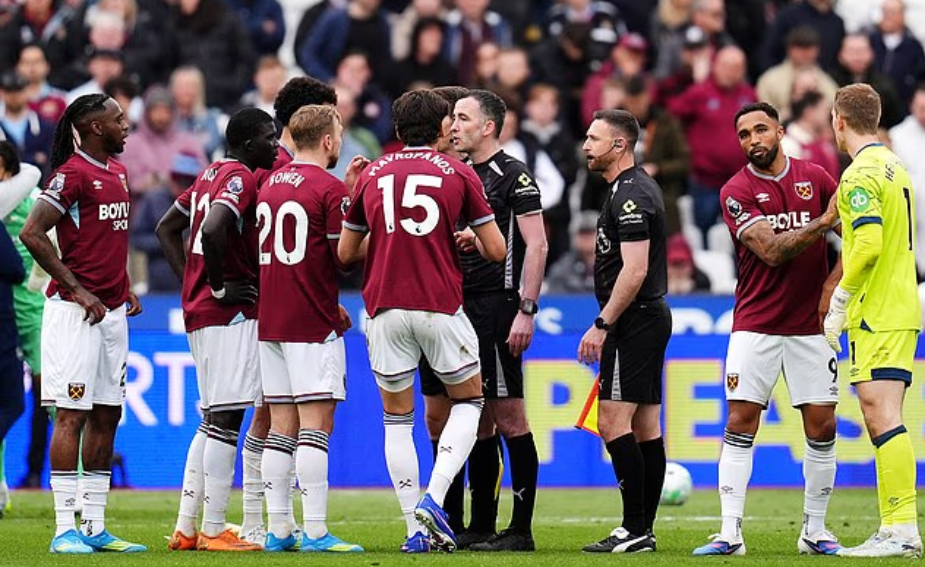 Arsenal đã vượt qua thử thách khó nhất mang tên West Ham nhờ 'khoảnh khắc của mùa giải' - Ảnh 3. Arsenal đã vượt qua thử thách khó nhất mang tên West Ham nhờ 'khoảnh khắc của mùa giải' - Ảnh 3.
