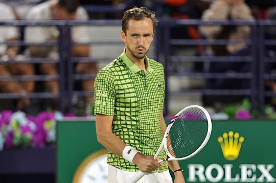 Medvedev faces an opponent he has never beaten in his career at the Dubai Championships final.