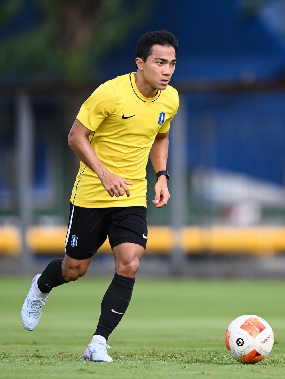 Chanathip kêu gọi CĐV tiếp lửa cho Thái Lan vô địch ASEAN Cup 2026 - Ảnh 1. Chanathip kêu gọi CĐV tiếp lửa cho Thái Lan vô địch ASEAN Cup 2026 - Ảnh 1.