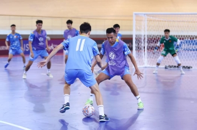 Vietnam's futsal team gets familiar with the official competition venue