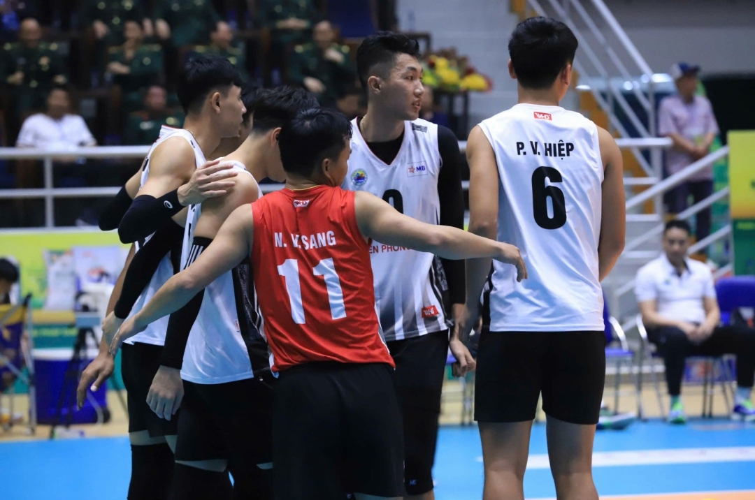Hard-fought victory for the home team, Biên Phòng maintains their winning streak in the 2025 National Volleyball Championship