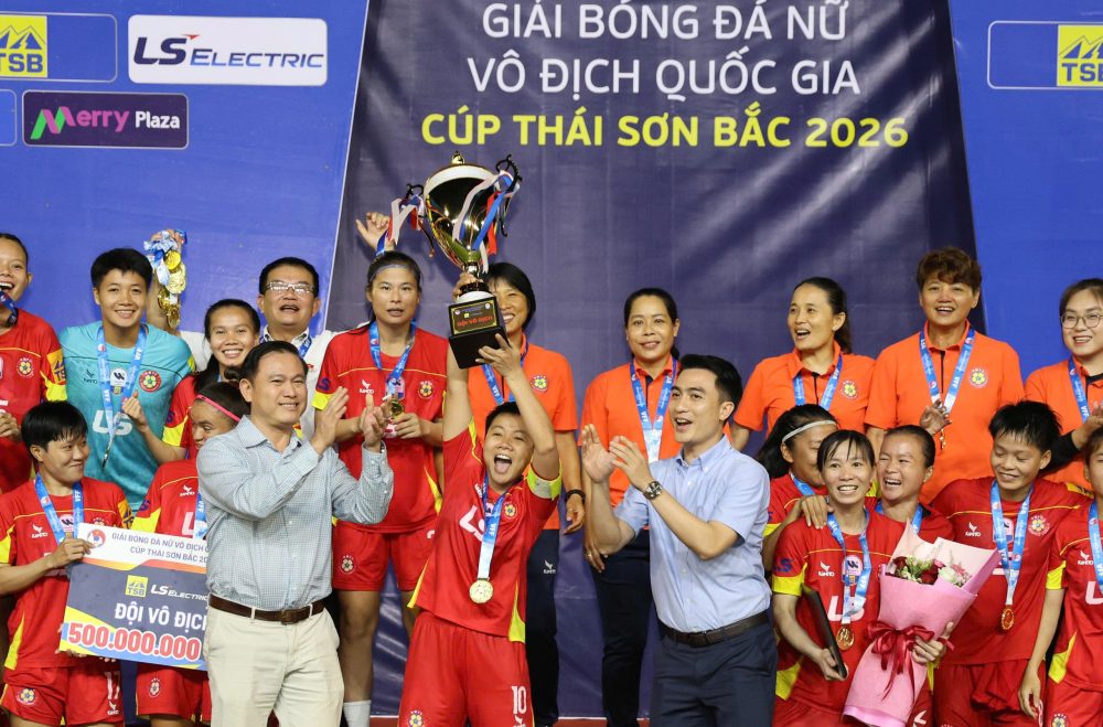 CLB nữ TPHCM thay HLV trưởng trước Cúp châu Á - Ảnh 1.