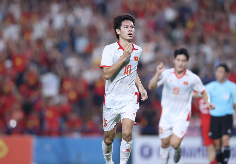 HLV Kim Sang Sik và tầm nhìn cho tuyển Việt Nam đến Asian Cup 2027 - Ảnh 3. HLV Kim Sang Sik và tầm nhìn cho tuyển Việt Nam đến Asian Cup 2027 - Ảnh 3.
