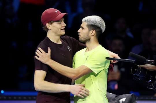 Alcaraz leaves Sinner behind after winning the Australian Open title