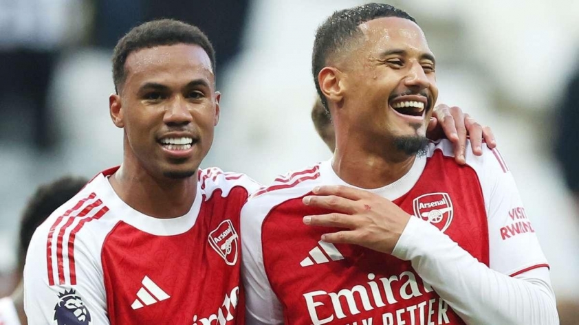 Arsenal sang bằng kỷ lục khó tin của MU 729543