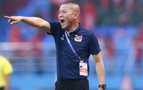 Coach Chu Dinh Nghiem and Ninh Binh's stars are on the verge of winning the National Cup
