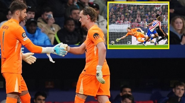 Mắc 2 sai lầm khó tin, thủ môn Tottenham bị thay sau 17 phút ở Champions League - Ảnh 1.