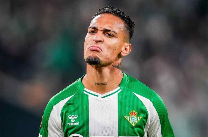 Antony continues to shine against Lyon