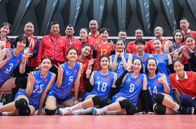 A female national volleyball player is set to 'make waves' in the transfer market