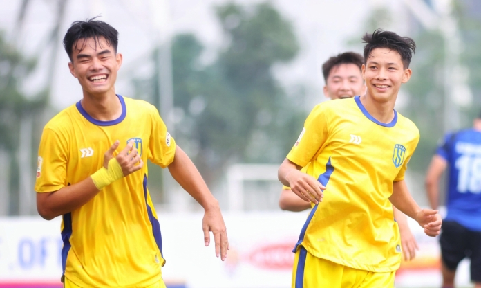 SLNA trao cơ hội cho 2 tài năng trẻ ở V-League