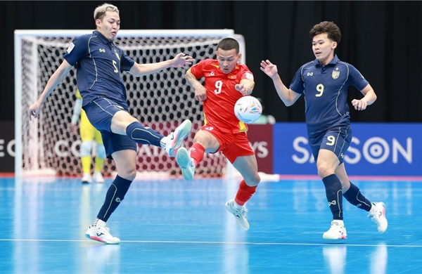 A regrettable defeat against Thailand, Vietnam Futsal accepts second place in the group