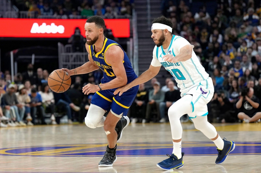 The Curry brothers unite as a dynamic duo in the Golden State Warriors' jersey