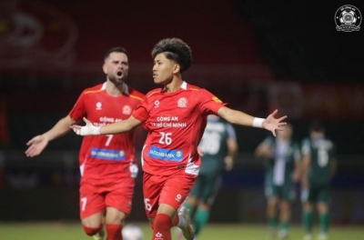 The most anticipated overseas Vietnamese striker is still unable to train with the Vietnam national team.