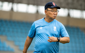 Coach Park Hang Seo draws attention in Thailand ahead of a heated hearing in South Korea