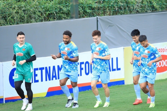 Vietnam National Team Welcomes Key Players, Accelerates Preparation for Malaysia Match