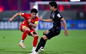 AFC suspends Đình Bắc for 2 matches and fines him 1000 USD