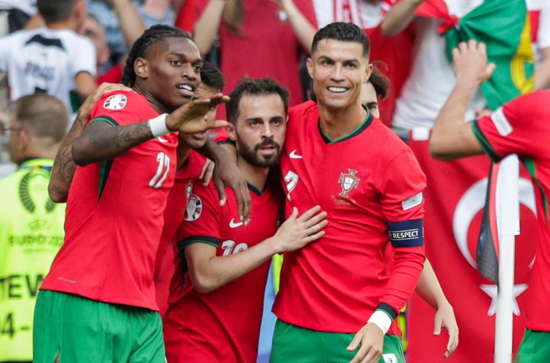 Ronaldo bids farewell to a teammate in the Portugal national team