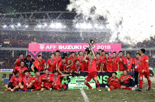 Hot football update on the afternoon of July 16: Vietnam national team 'comes home' after nearly two years.