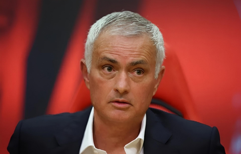 Home team draws disappointingly, Mourinho angrily criticizes the referee immediately