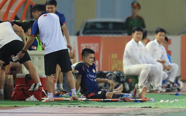 Coach Polking reveals surprising details about Quang Hai's injury