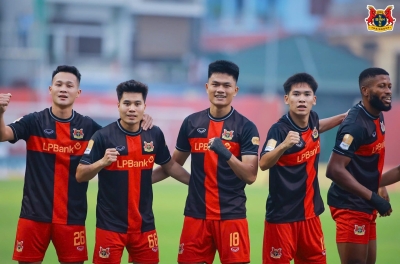 Hoàng Đức shines as Ninh Bình crushes Viettel to secure a final berth